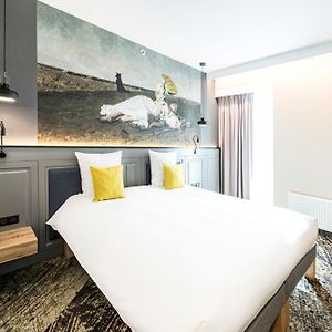 Classic Double Room City or Cathedral View